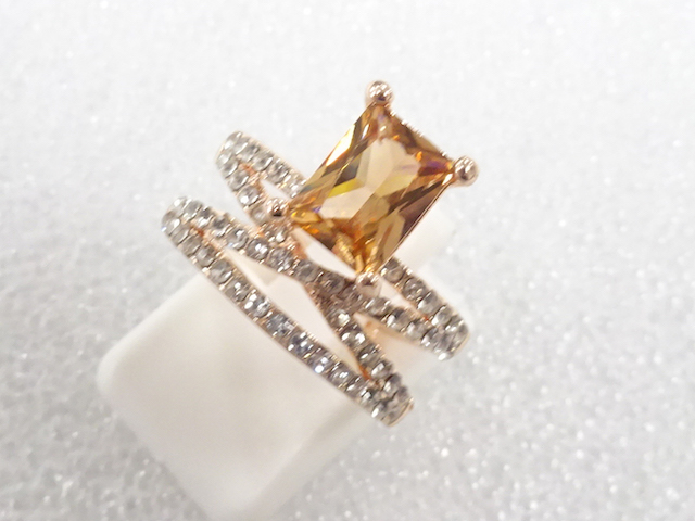 JAPANESE KIMONO / ANTIQUE COLORED STONE RING (SIZE 11)